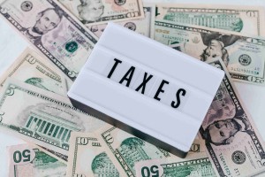如何分析沙金价格现象？沙金价格背后的经济因素有哪些？