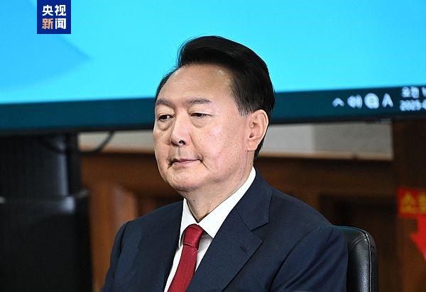 在野党总统候选人李在明来势汹汹 韩执政党能否“尹”退为进？